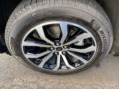 2024 Ford Explorer ST-Line