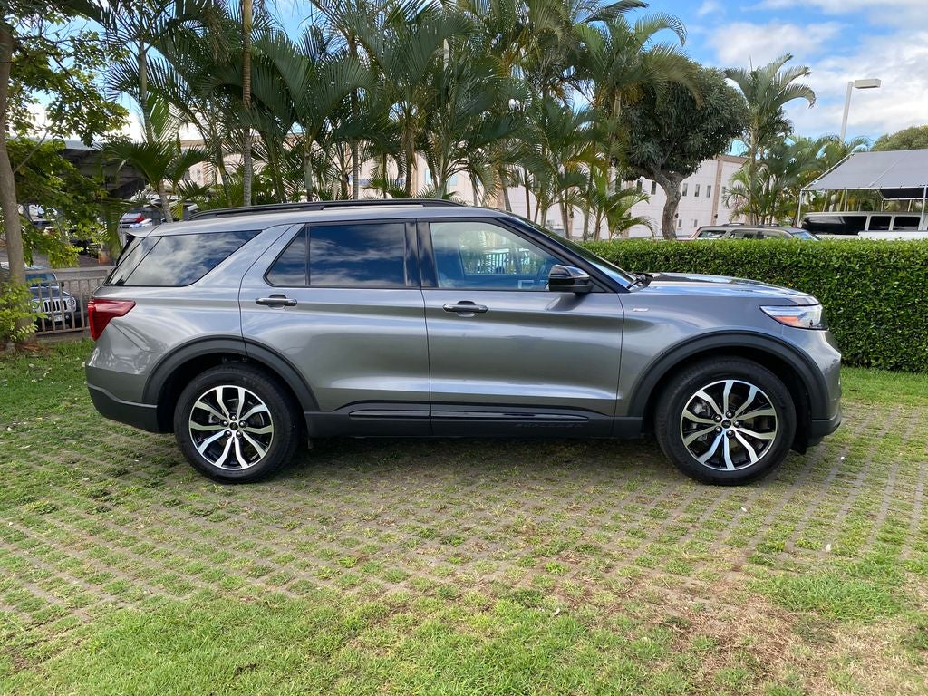 2024 Ford Explorer ST-Line
