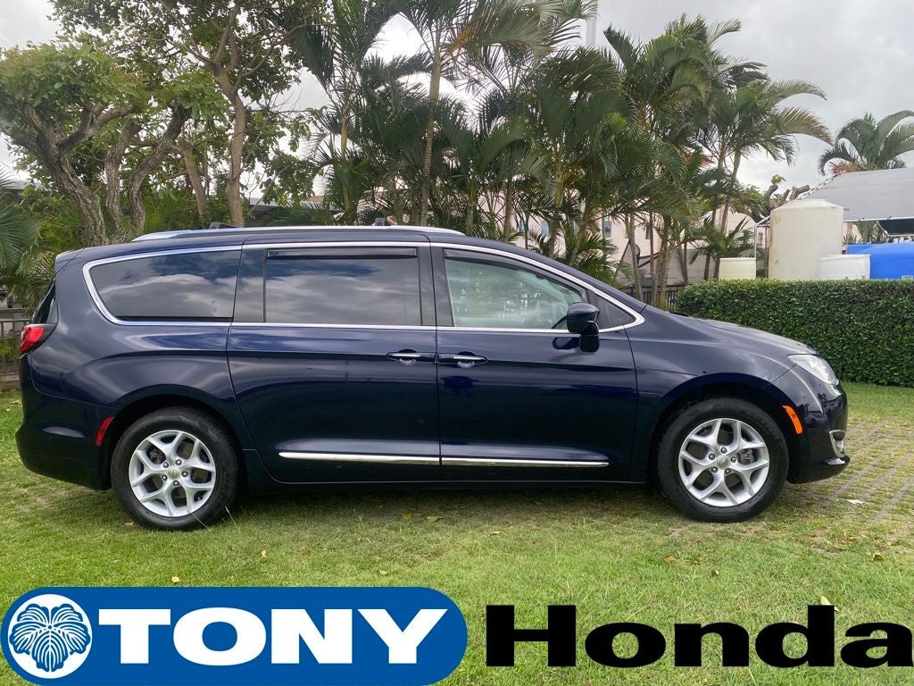 2017 Chrysler Pacifica Touring L Plus