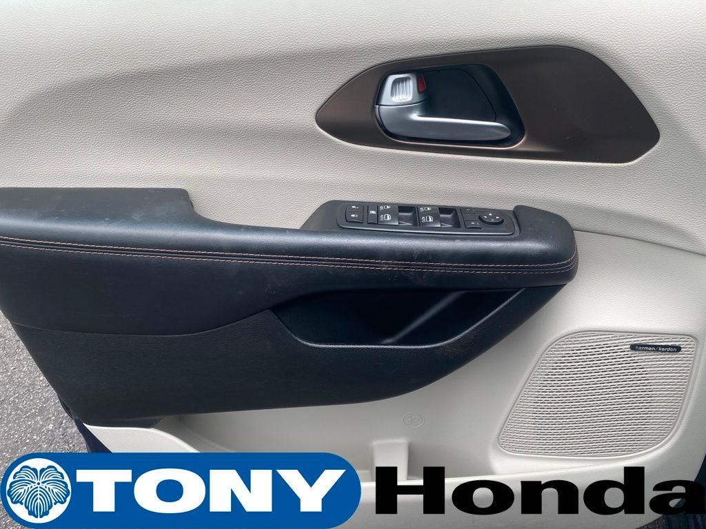 2017 Chrysler Pacifica Touring L Plus