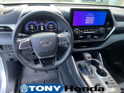 2023 Toyota Highlander Platinum