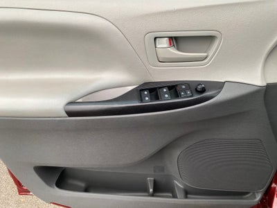2017 Toyota Sienna L 7 Passenger