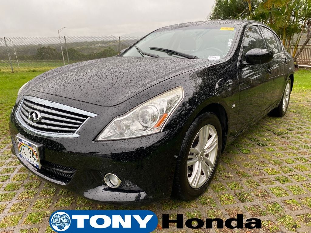 2015 INFINITI Q40 Base