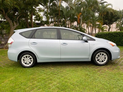 2014 Toyota Prius v Two