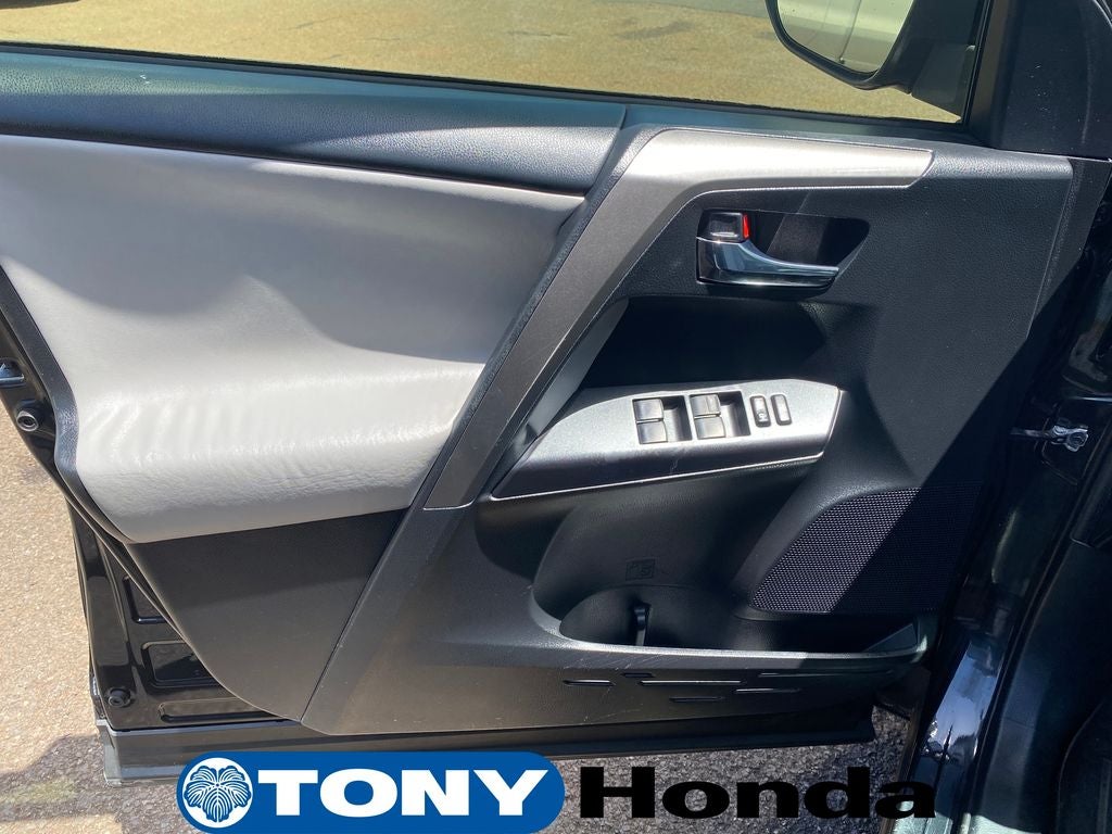2017 Toyota RAV4 Hybrid XLE