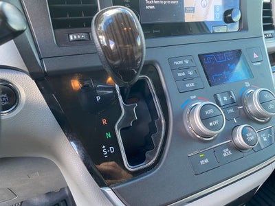 2016 Toyota Sienna Limited 7 Passenger