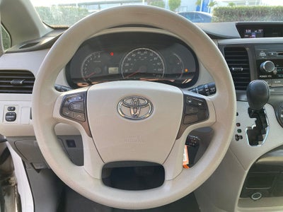2013 Toyota Sienna LE Mobility Auto Access