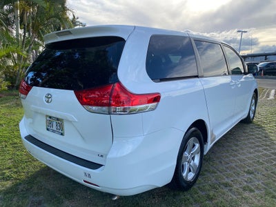 2013 Toyota Sienna LE Mobility Auto Access