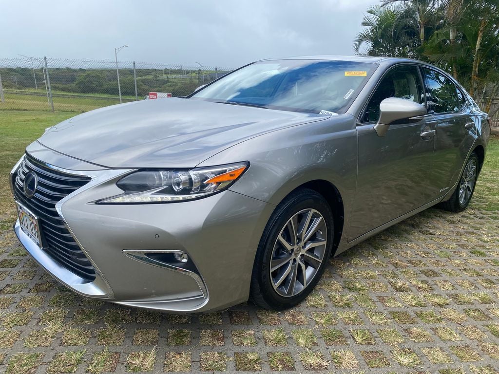 2016 Lexus ES 300h