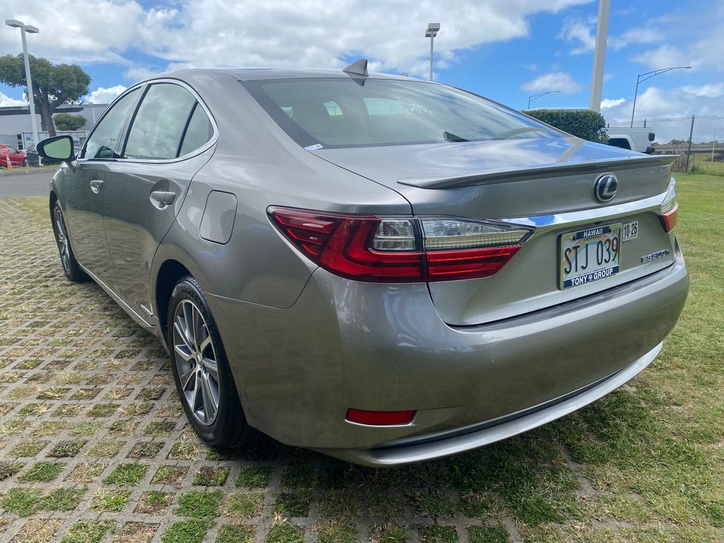 2016 Lexus ES 300h