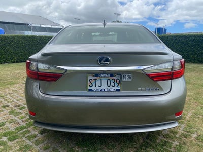 2016 Lexus ES 300h