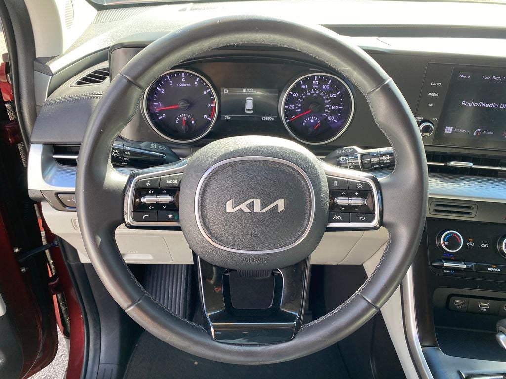 2024 Kia Carnival LX