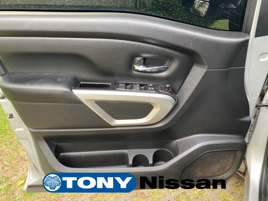 2021 Nissan Titan SV