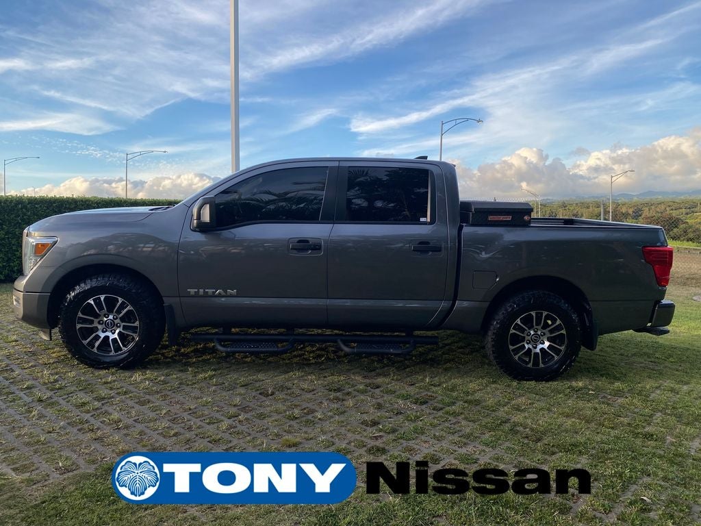 2023 Nissan Titan SV