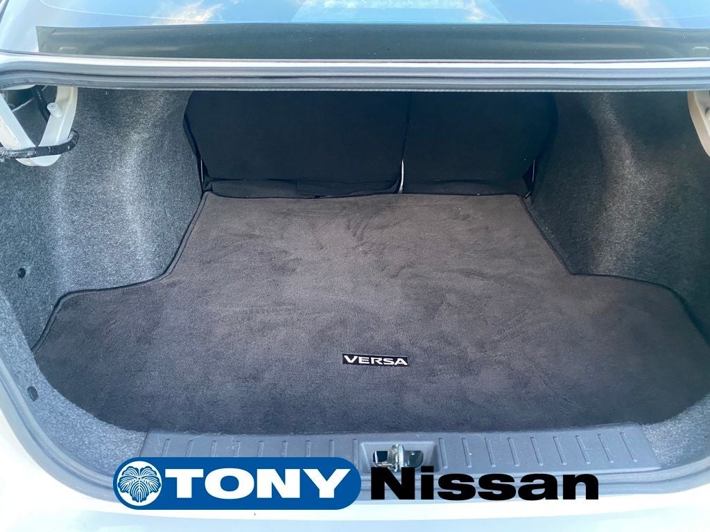 2022 Nissan Versa 1.6 SV