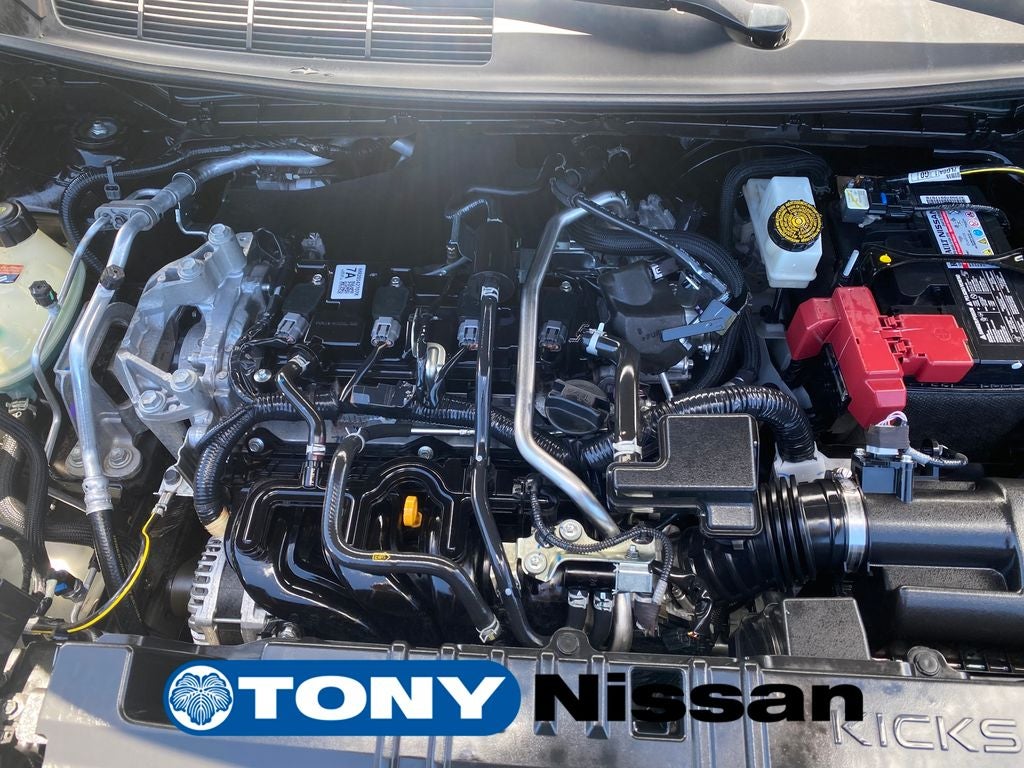 2025 Nissan Kicks SR