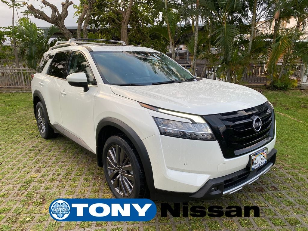 2023 Nissan Pathfinder SL