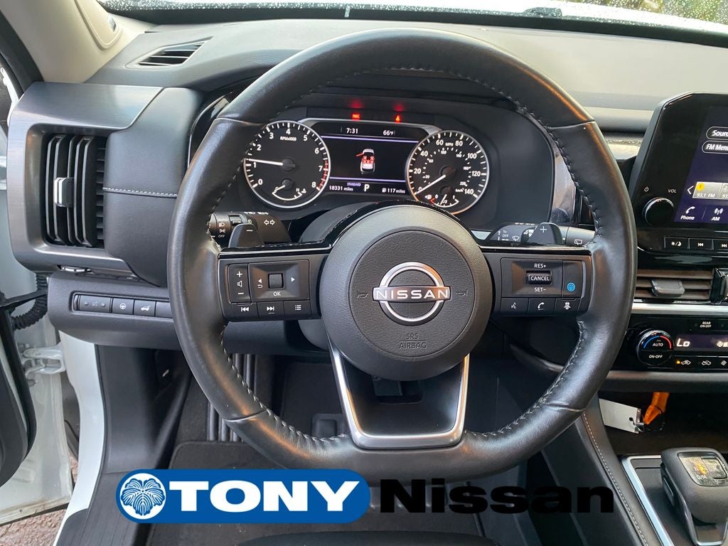 2023 Nissan Pathfinder SL