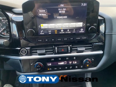 2023 Nissan Pathfinder SL