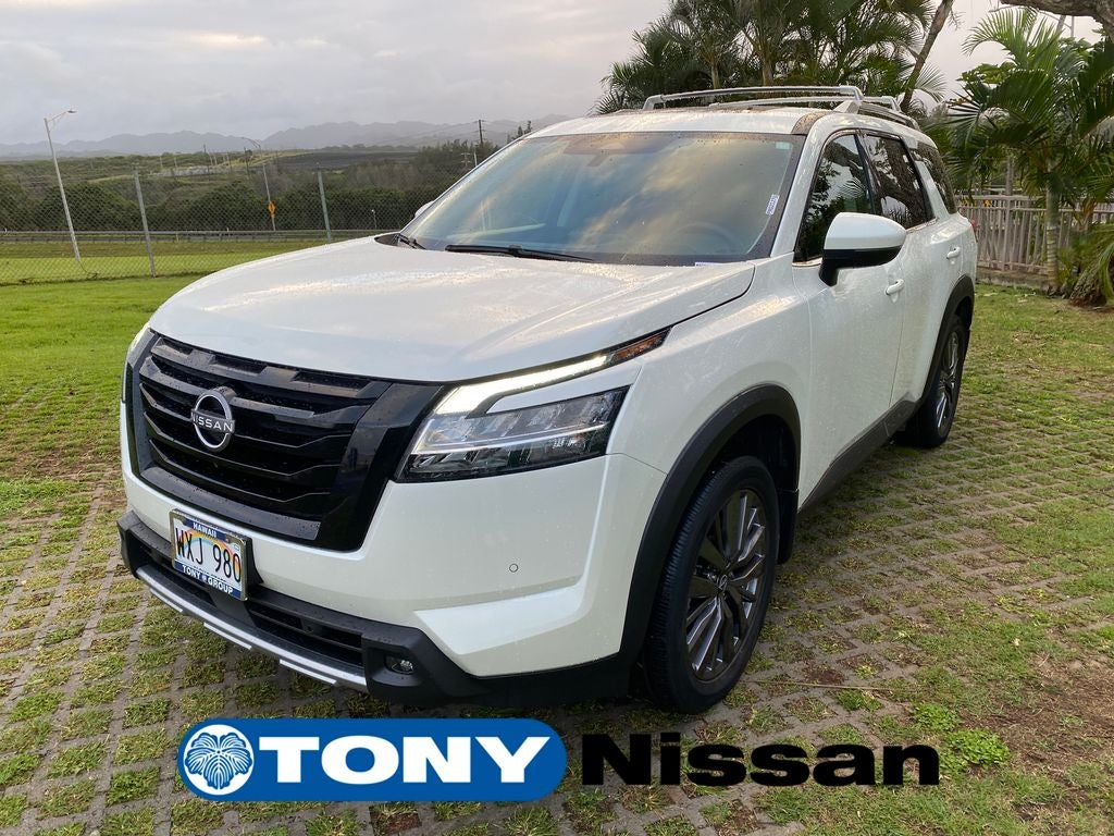 2023 Nissan Pathfinder SL