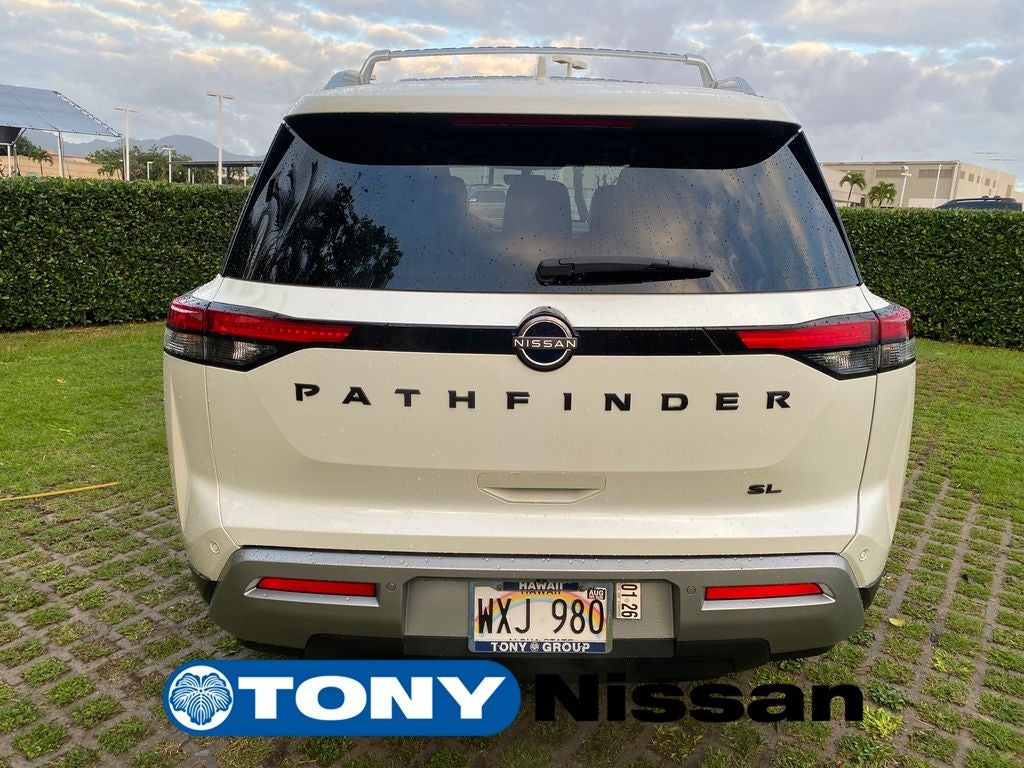 2023 Nissan Pathfinder SL