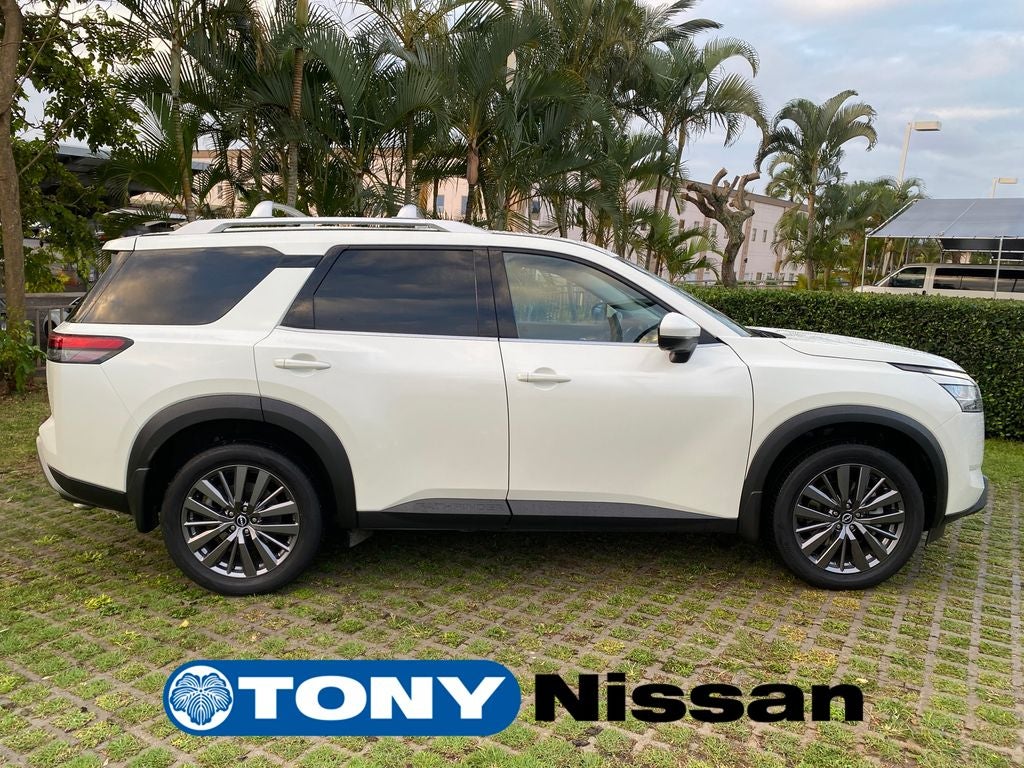 2023 Nissan Pathfinder SL