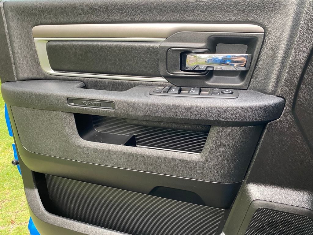 2024 RAM 1500 Classic Base