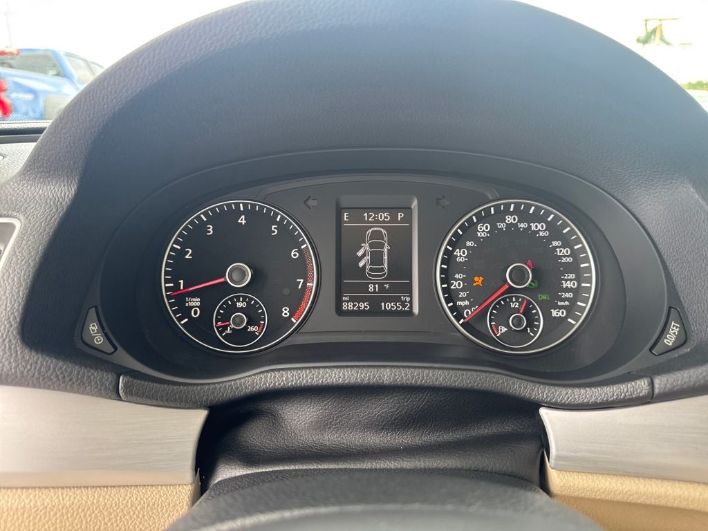 2013 Volkswagen Passat Base