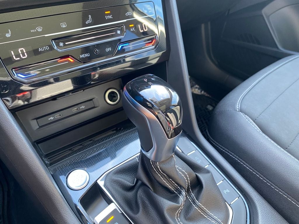 2026 Volkswagen Taos 1.5T SE Black