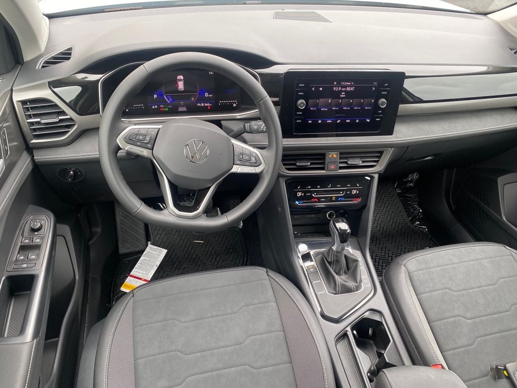 2026 Volkswagen Taos 1.5T SE Black