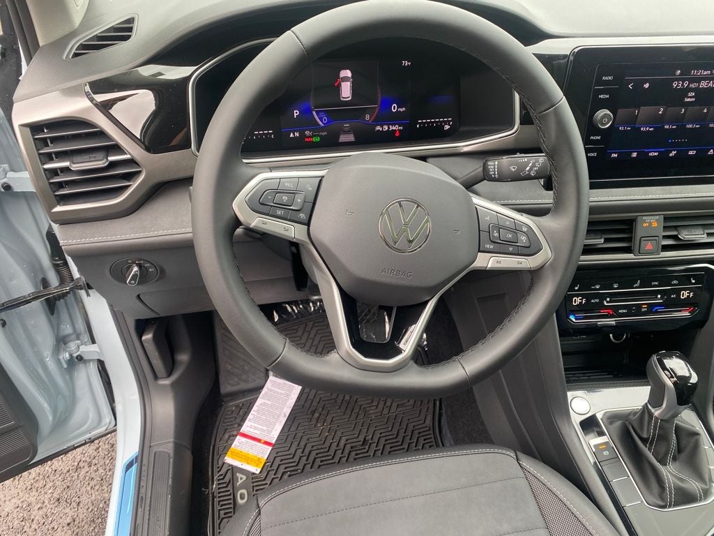 2026 Volkswagen Taos 1.5T SE Black