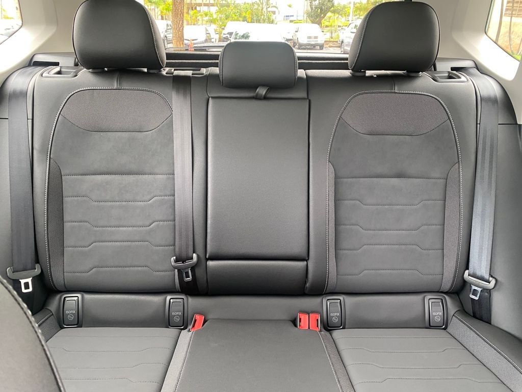 2026 Volkswagen Taos 1.5T SE Black