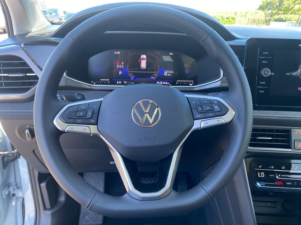 2027 Volkswagen Taos 1.5T SE Black