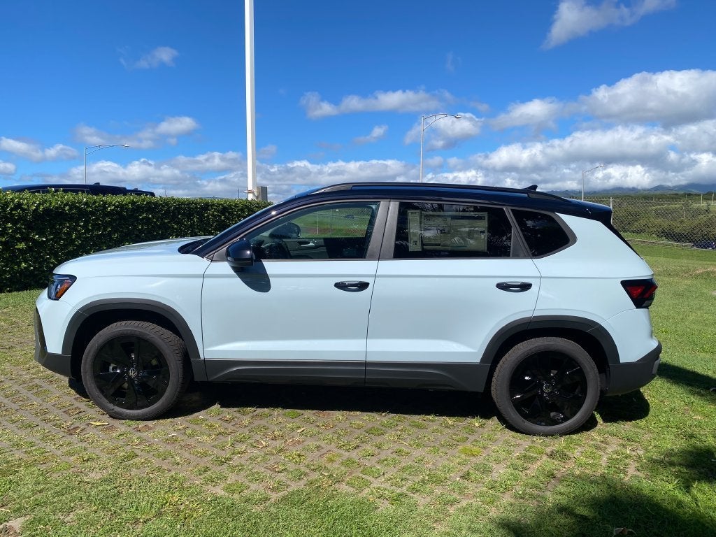 2027 Volkswagen Taos 1.5T SE Black