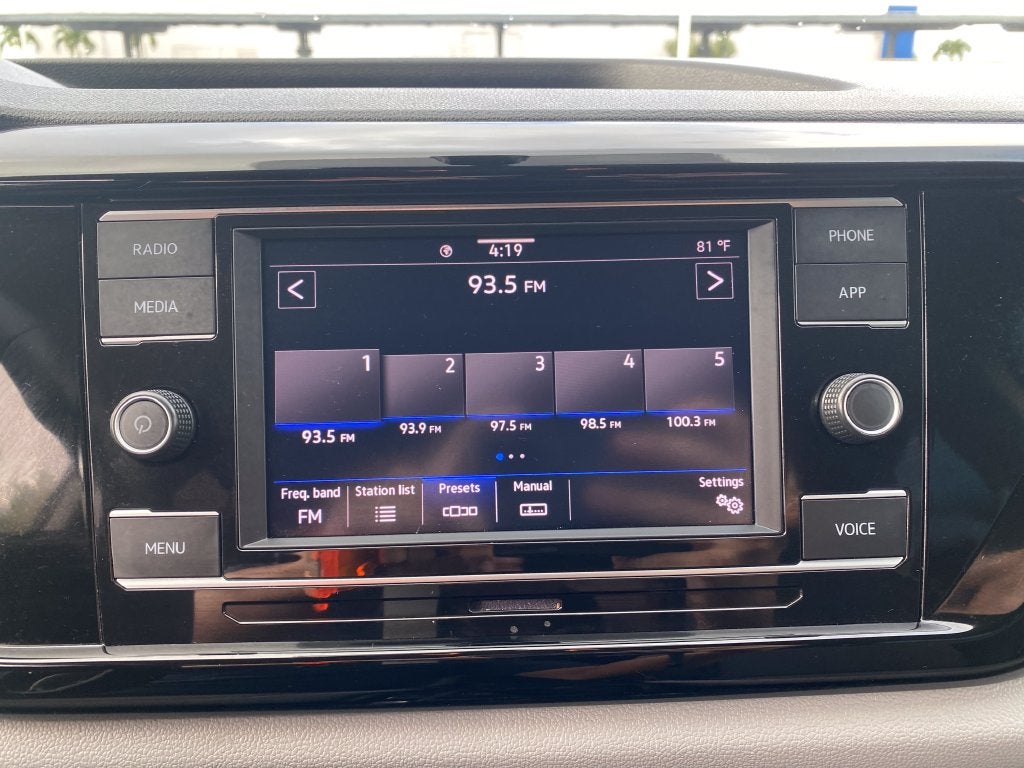 2023 Volkswagen Taos Base