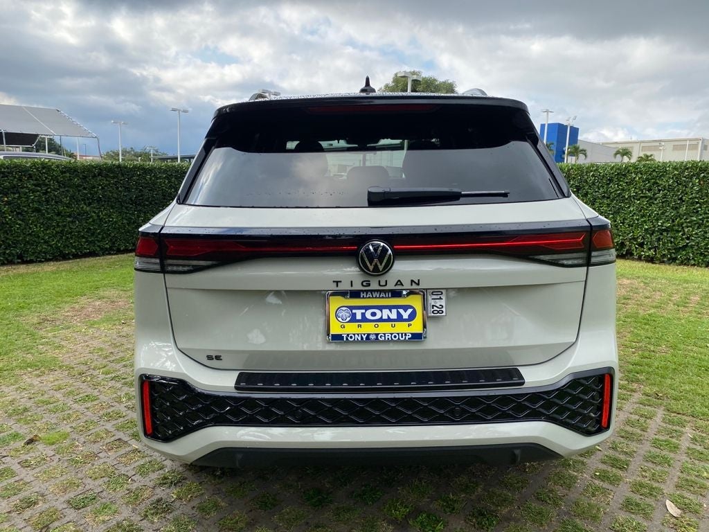 2026 Volkswagen Tiguan 2.0T SE R-Line Black