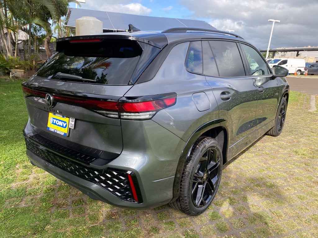 2026 Volkswagen Tiguan 2.0T SE R-Line Black