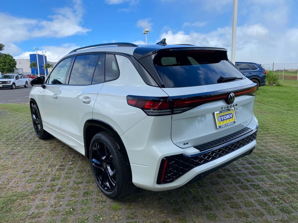 2026 Volkswagen Tiguan 2.0T SE R-Line Black