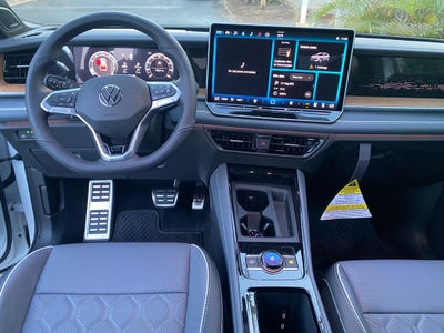 2026 Volkswagen Tiguan 2.0T SEL R-Line