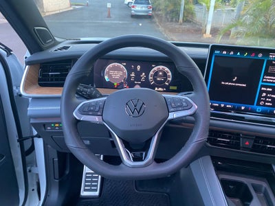 2026 Volkswagen Tiguan 2.0T SEL R-Line