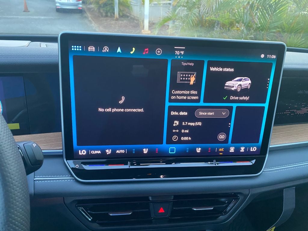 2026 Volkswagen Tiguan 2.0T SEL R-Line