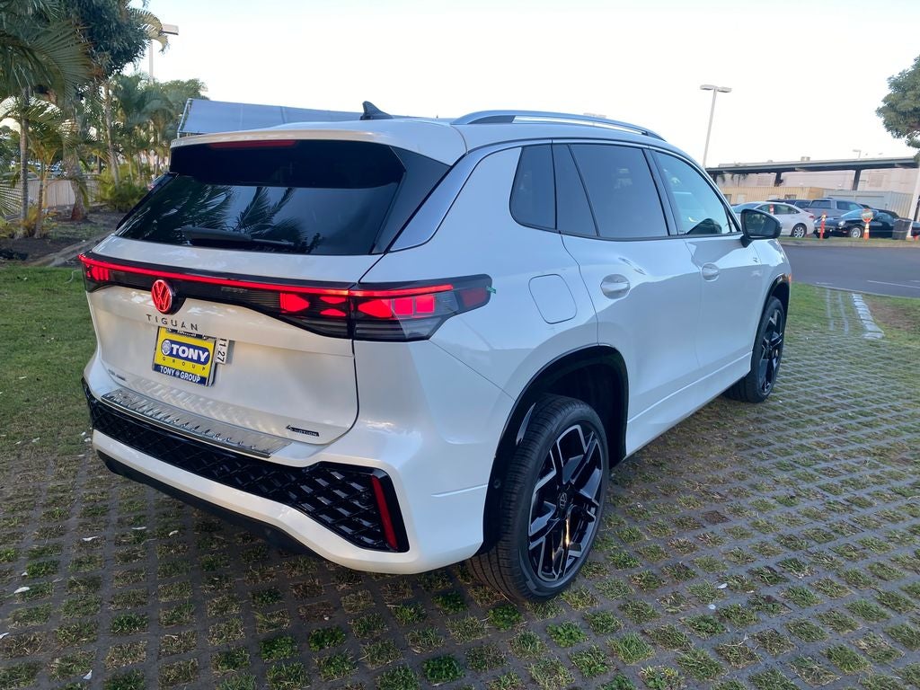 2026 Volkswagen Tiguan 2.0T SEL R-Line