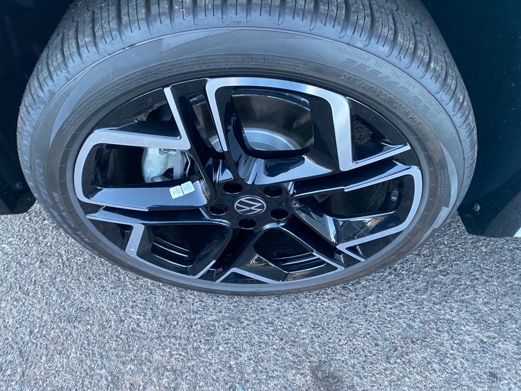 2026 Volkswagen Tiguan 2.0T SEL R-Line