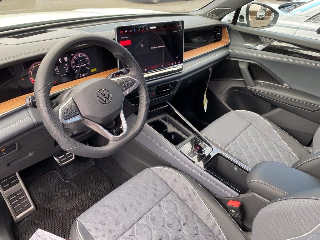 2026 Volkswagen Tiguan 2.0T SEL R-Line Turbo