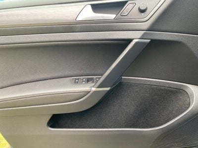 2020 Volkswagen Golf Base