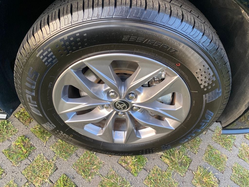 2024 Toyota Sienna Base